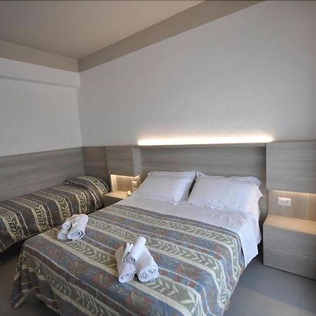 Hotel Alhambra リミニ エクステリア 写真